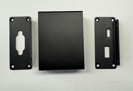 Schwarze Gehäusekomponenten aus Metall