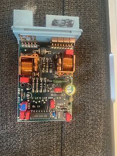 Leiterplatte mit Transformatoren und elektronischen Bauteilen