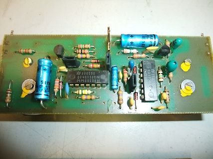 Bestückte Leiterplatte mit elektronischen Bauteilen