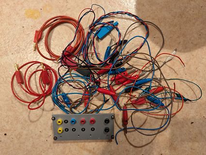 Messkabel und Anschlussplatte
