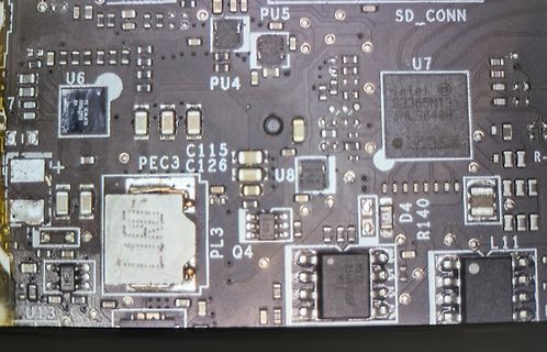 Nahaufnahme einer Leiterplatte mit SMD-Bauteilen