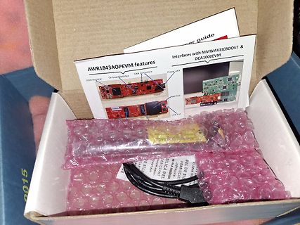 Verpackung eines AWR1843AOP EVM Evaluation Kits