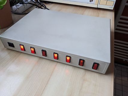 Voltcraft Netzteil mit leuchtenden LEDs