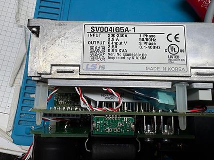 LSis SV004iG5A-1 Frequenzumrichter Typenschild