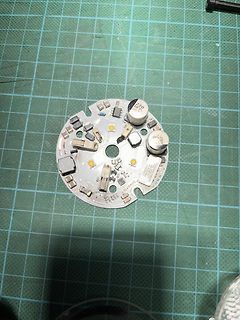 Leiterplatte mit Elektrolytkondensatoren und SMD-Bauteilen