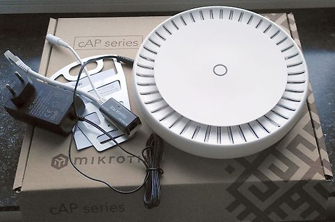 MikroTik cAP series Access Point mit Zubehör