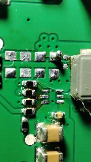 Nahaufnahme einer Leiterplatte mit SMD-Bauteilen