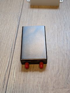 Frequenzzähler oder Signalgenerator mit Anschlüssen