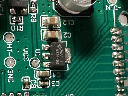 Nahaufnahme einer Leiterplatte mit SMD-Bauteilen