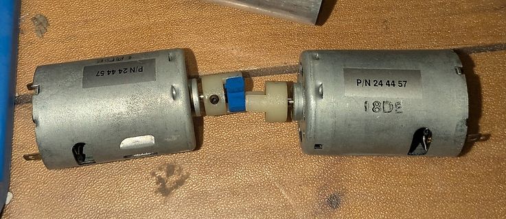 Zwei Elektromotoren mit Kopplung