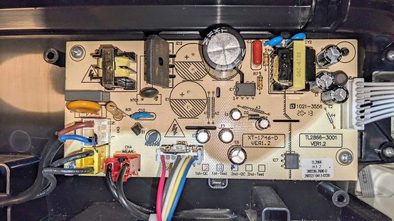 Bestückte Leiterplatte eines Netzteils