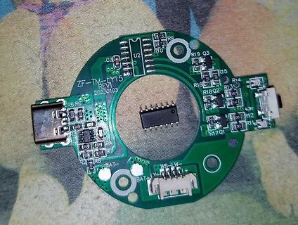 Ringförmige Leiterplatte mit elektronischen Bauteilen