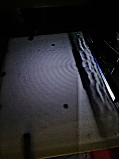Abfotografierter Bildschirm mit Wellenmuster