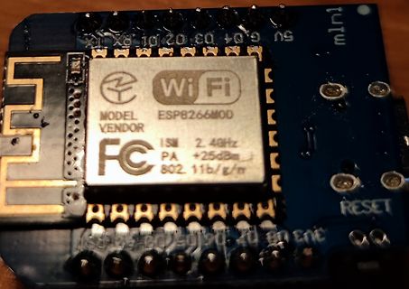 ESP8266 Wi-Fi Modul auf Leiterplatte