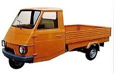 Gelber Kleintransporter