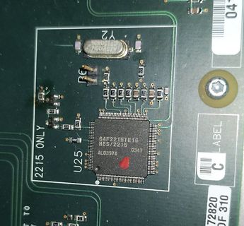 Nahaufnahme einer Leiterplatte mit Mikrocontroller