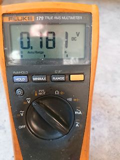 Fluke 179 True RMS Multimeter mit Messwert