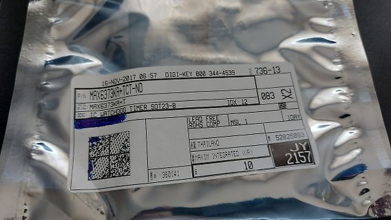 Etikett einer elektronischen Komponente in einer ESD-Verpackung