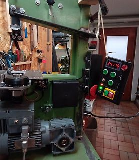Industrielle Maschine mit digitalem Display