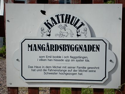 Schild mit Text über Emil aus Bullerbü