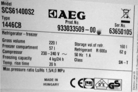 Typenschild eines AEG Kühlschrank-Gefrierkombination