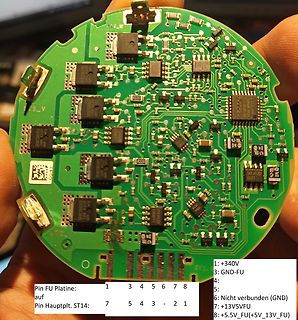 Foto einer kreisförmigen Leiterplatte mit elektronischen Bauteilen