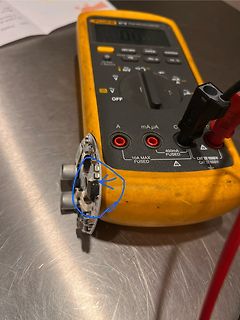 Multimeter mit defekter Buchse