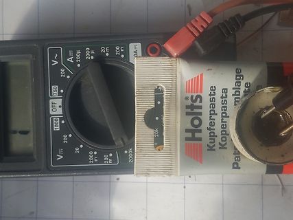 Multimeter und Holts Kupferpaste