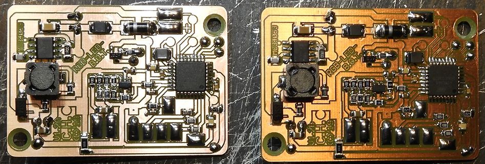 Zwei Leiterplatten mit elektronischen Bauteilen