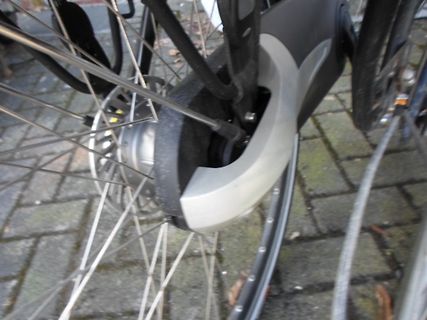 Detailaufnahme eines Fahrradlaufrads mit Nabenmotor