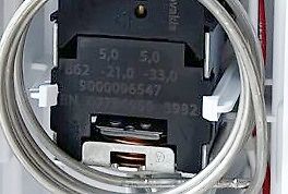 Elektrisches Bauteil mit Kabeln