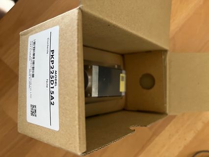 Verpackung eines Orientals Motor PKP225D15A2