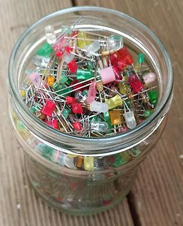 Glasbehälter voller bunter LEDs