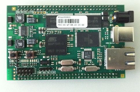 Bestückte Leiterplatte mit Mikrocontroller und USB-Anschlüssen