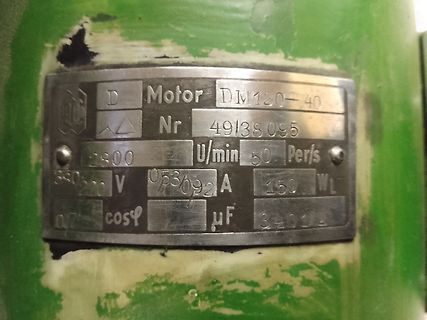 Typenschild eines Elektromotors