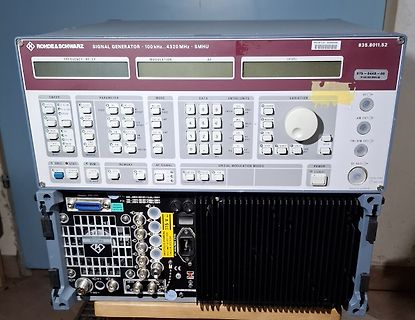 Rohde & Schwarz Signalgenerator SMHU
