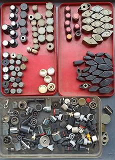 Sortierte Mengen verschiedener Drehcodierer und Potentiometer