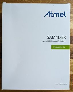 Verpackung eines Atmel SAM4L-EK Evaluation Kits