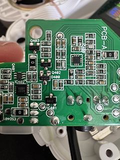 Foto einer Leiterplatte mit SMD-Bauteilen