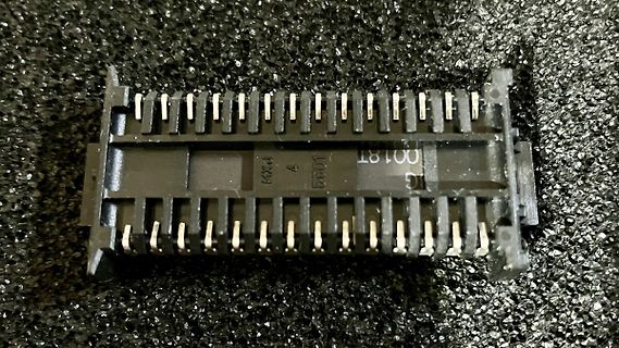 Elektrischer Steckverbinder / Anschlussleiste