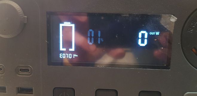 Display eines Akku-Ladegeräts oder Powerstations