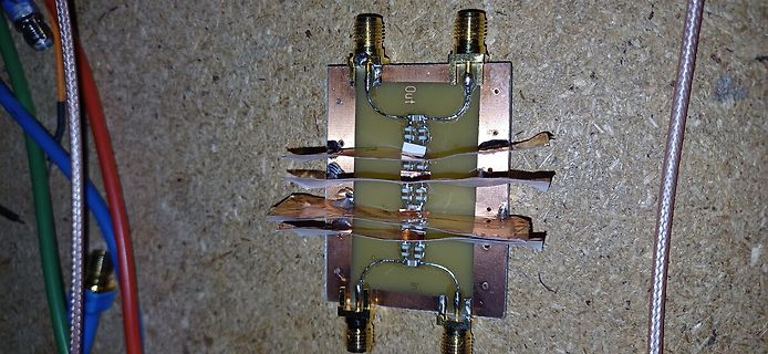 HF-Leistungsverstärker-Platine mit Kupferstreifen