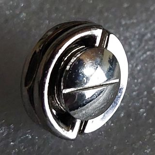 Metallischer Drehknopf oder Schraube