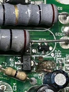 Nahaufnahme einer Leiterplatte mit elektronischen Bauteilen