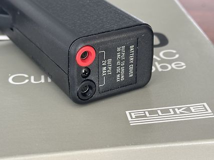 Anschlussseite eines Fluke Messgeräts