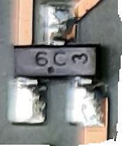 Nahaufnahme eines elektronischen Bauteils auf Leiterplatte