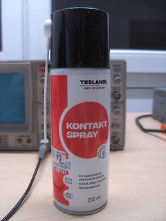 Teslanol Kontakt Spray vor Oszilloskop