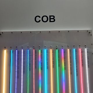 LED-Streifen mit verschiedenen Farbtemperaturen und Spezifikationen