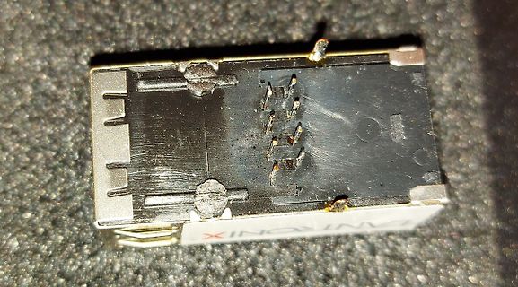 Nahaufnahme eines elektronischen Bauteils oder Steckers