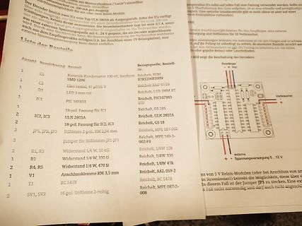 Bauteilliste und Leiterplatten-Layout eines Elektronikprojekts